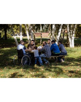 LYON picnic table adapted