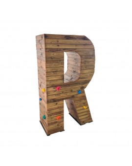 Letras gigantes ALPHAPLAY com parede de escalada